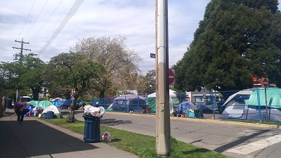 Keiko4-その前に出来たテントの群れ